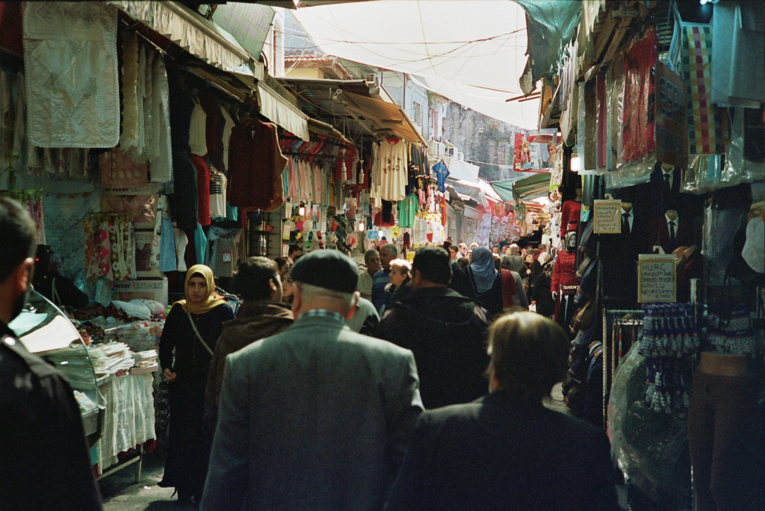 Crowded market visit Kemeraltı İzmir