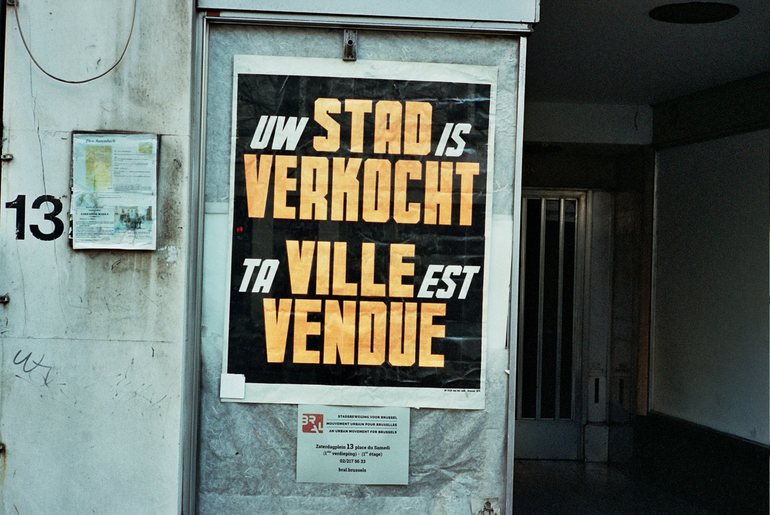 Uw stad is verkocht / Ta ville est vendue